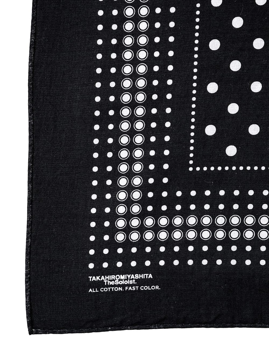 sa.0015SS25-black bandana.(american dots) 53 x 53 Plainsong 2025