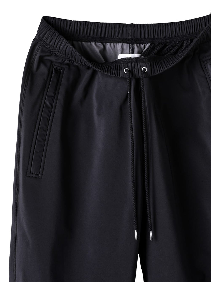 sc.0008AW25-black トラックパンツ The Black-and-White Realism 2025
