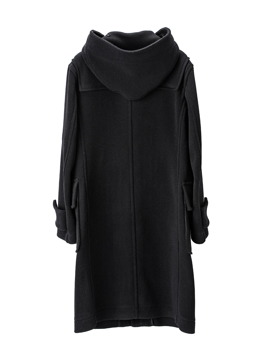 sj.0017bAW23-black right - left pencil silhouette duffle coat. THE