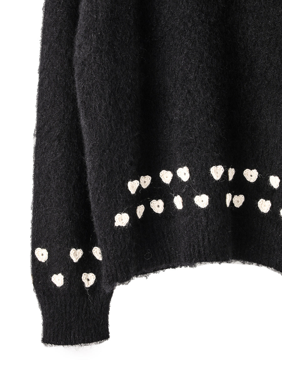 sk.0013AW25-black(white ribbon) ハートアタッチドモヘアクルーネック