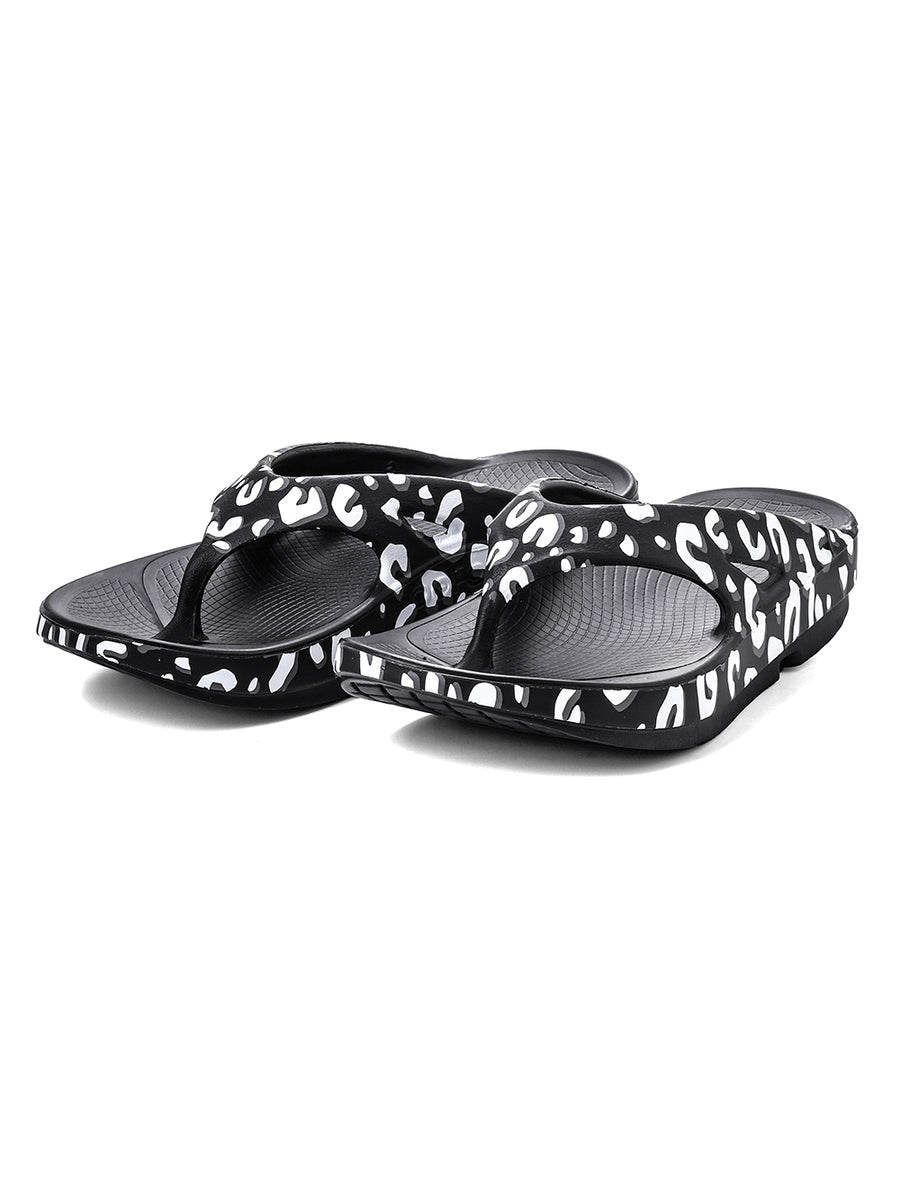 たかひろ sof.0021 flip-flop.(leopard) - OOFOS