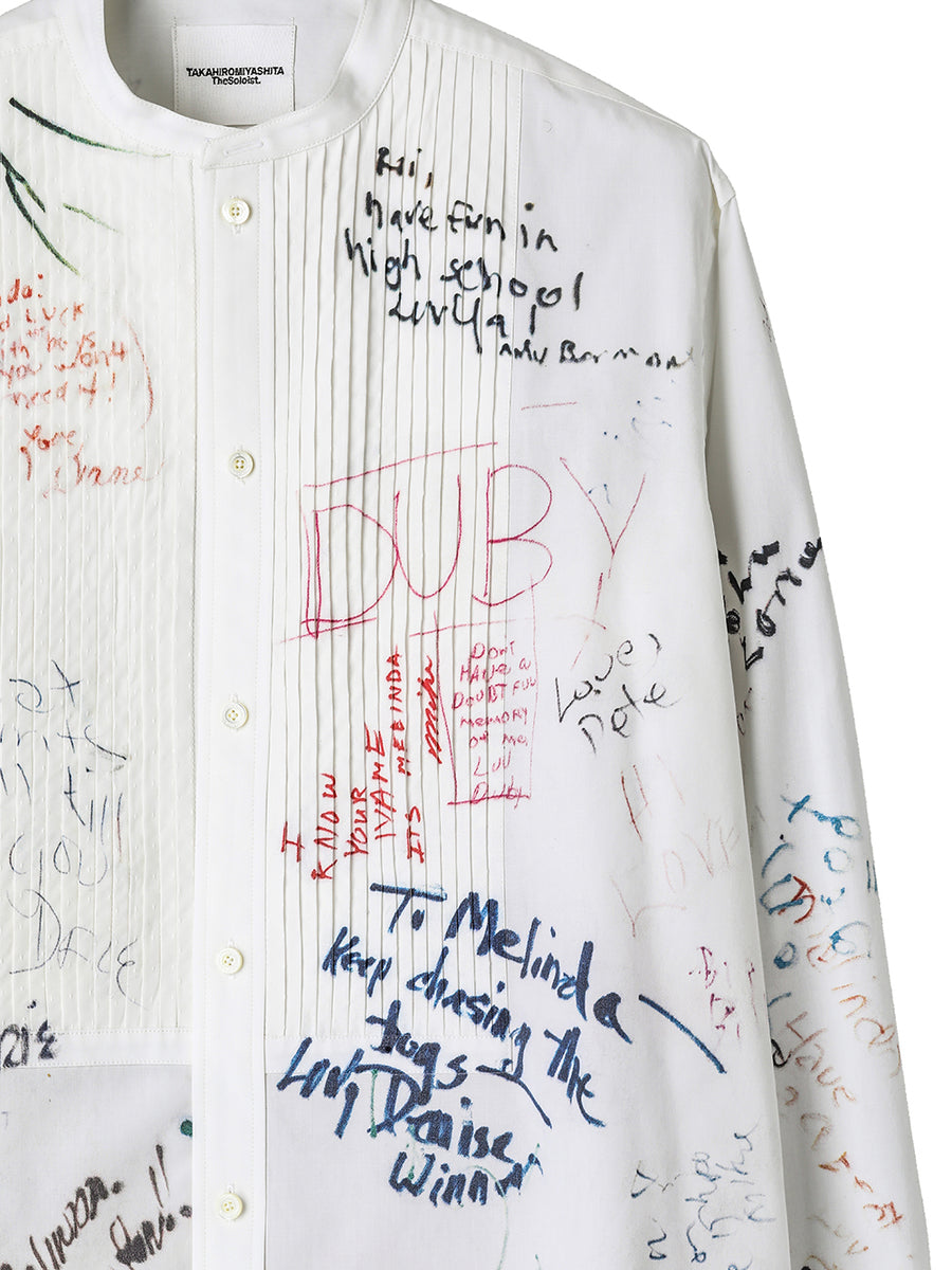 ss.0015AW25-white(graduate print) バンドカラーピンタックシャツ The