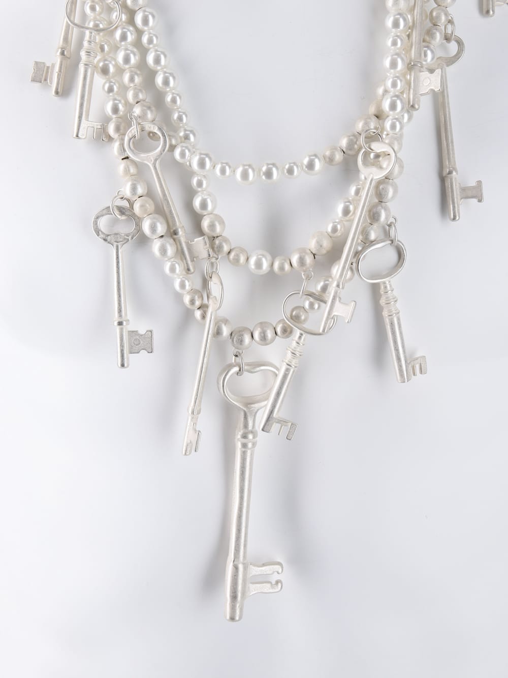 pearl necklace with five keys.(8mm)