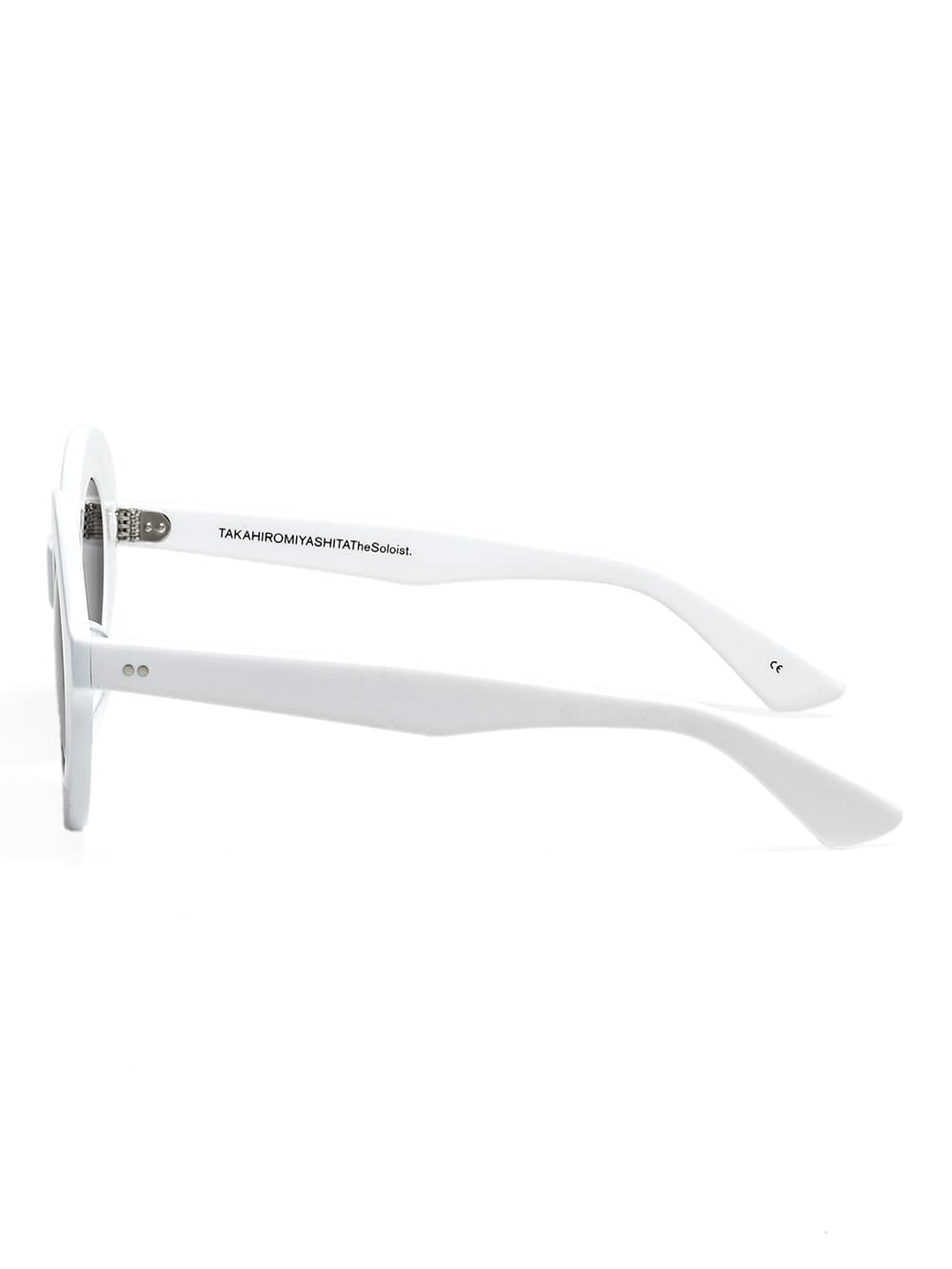 round shape sunglasses.