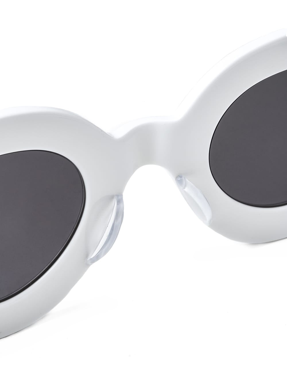 round shape sunglasses.
