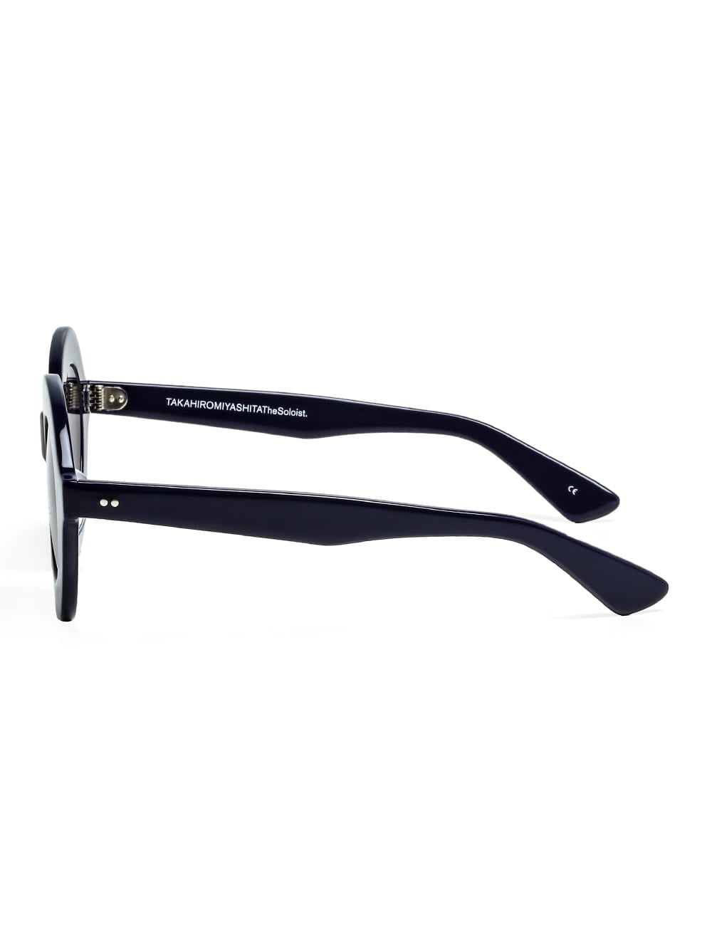 round shape sunglasses.