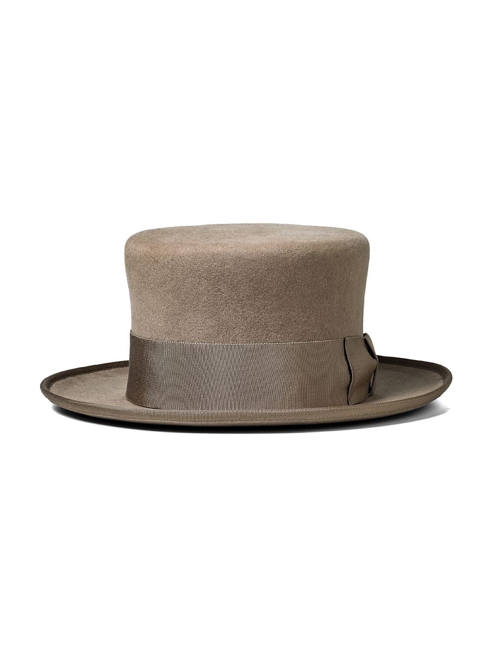 silk hat.