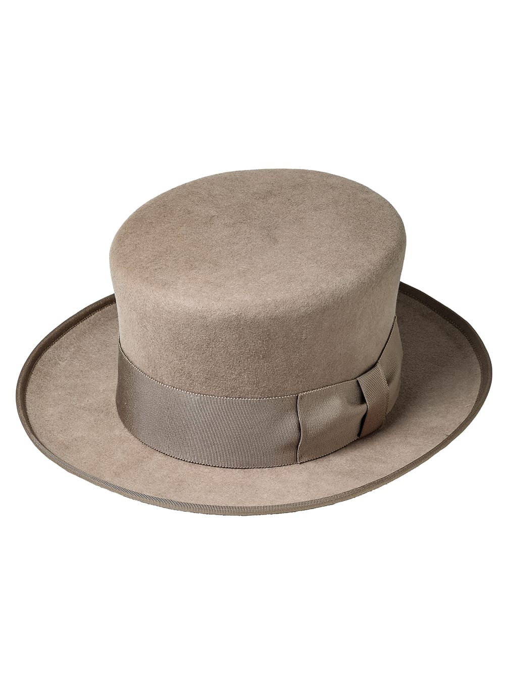 silk hat.