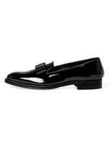 sf.0003AW25-black patent leather opera pump The Black-and-White