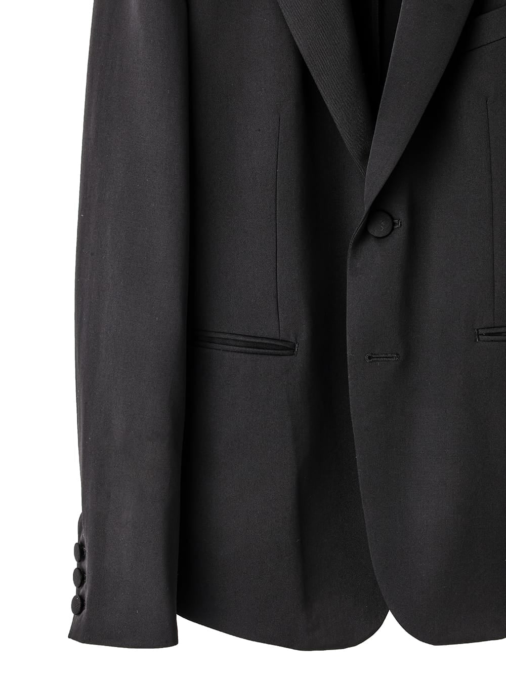 notched lapel 2b jacket.