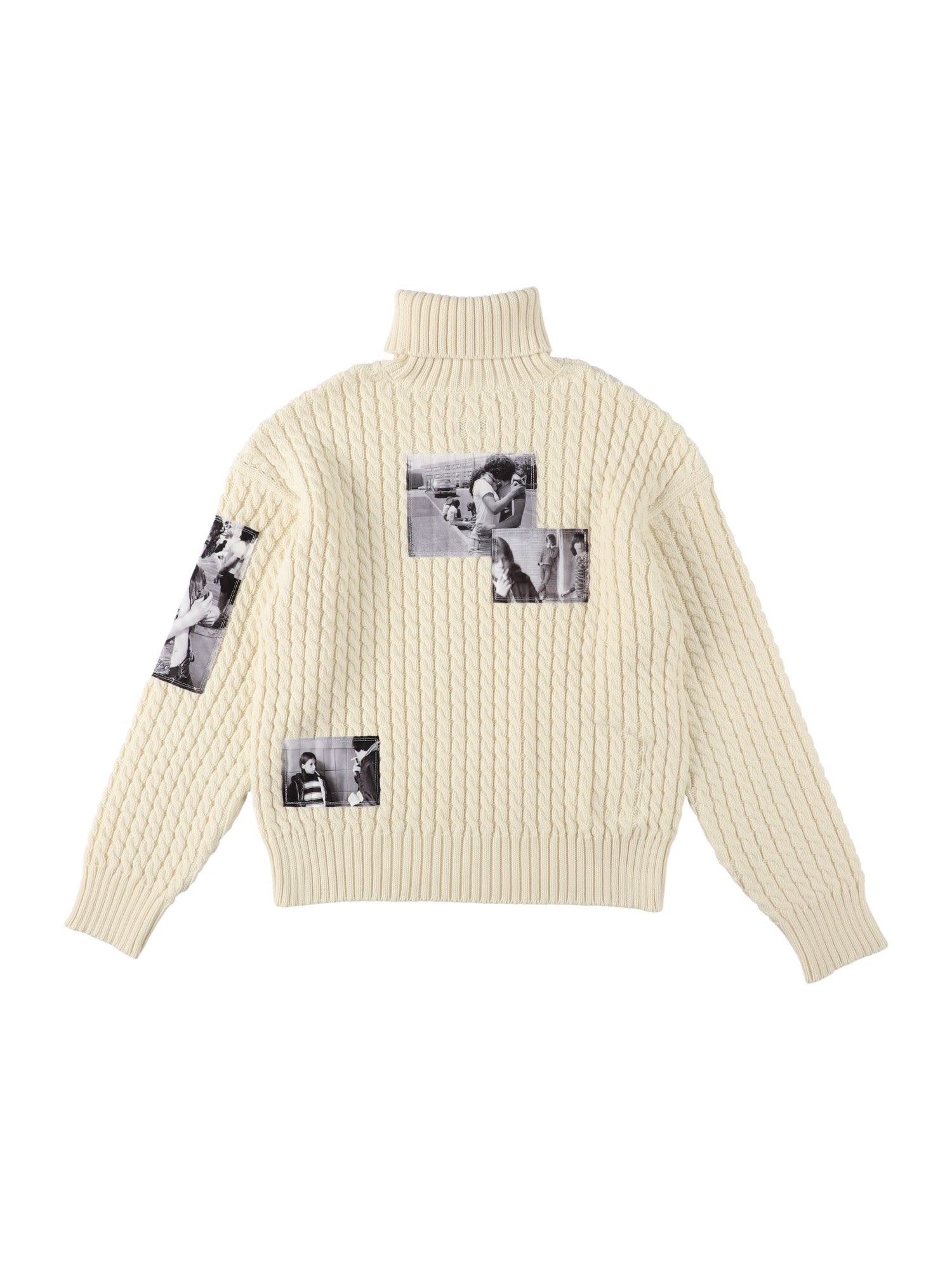 turtleneck sweater (low)