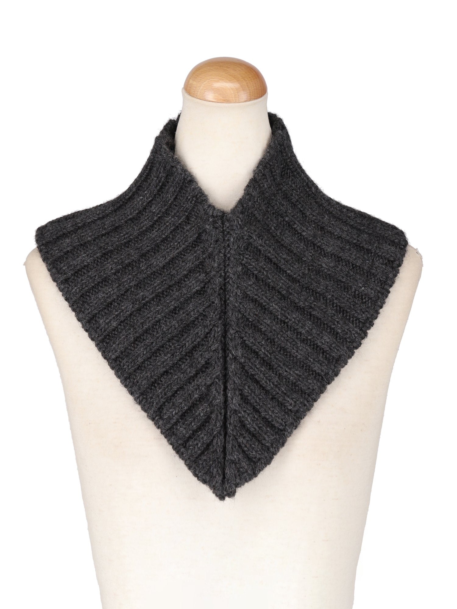 v-neck neck warmer (low)