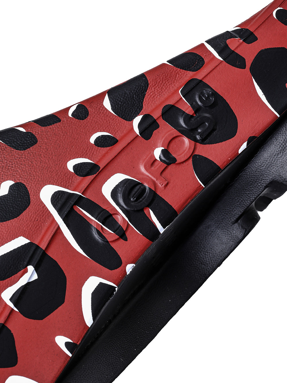 slider.(leopard)