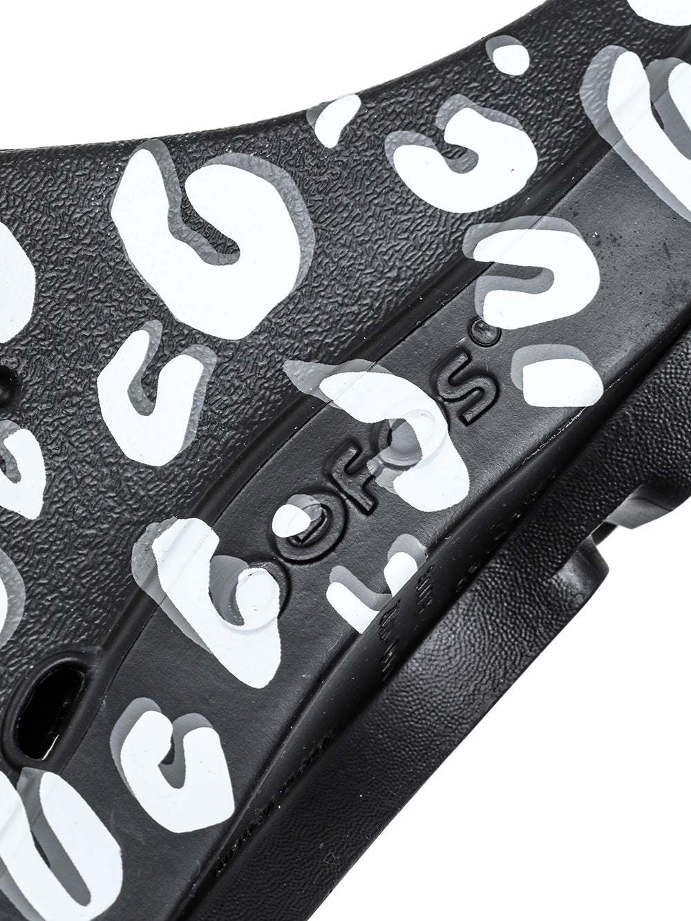 clog.(leopard)