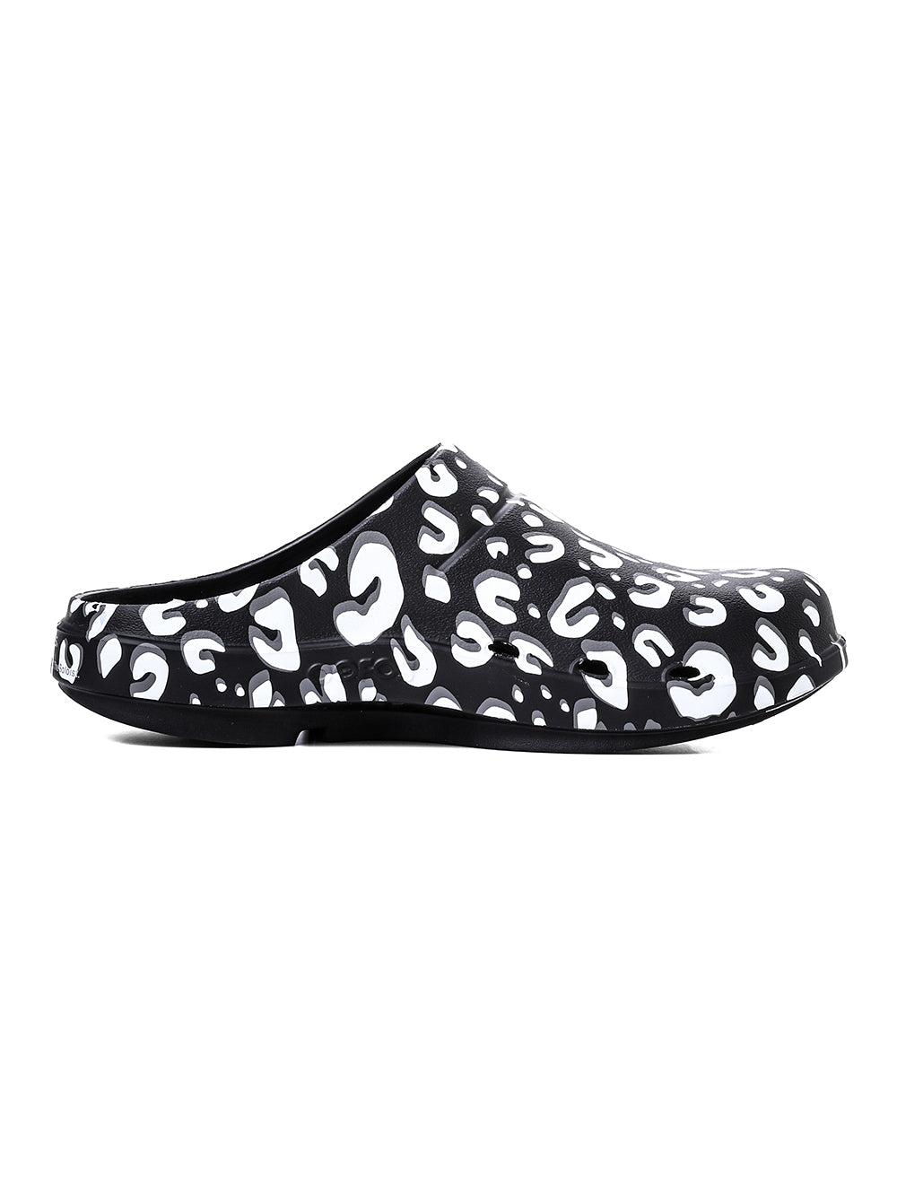 clog.(leopard)