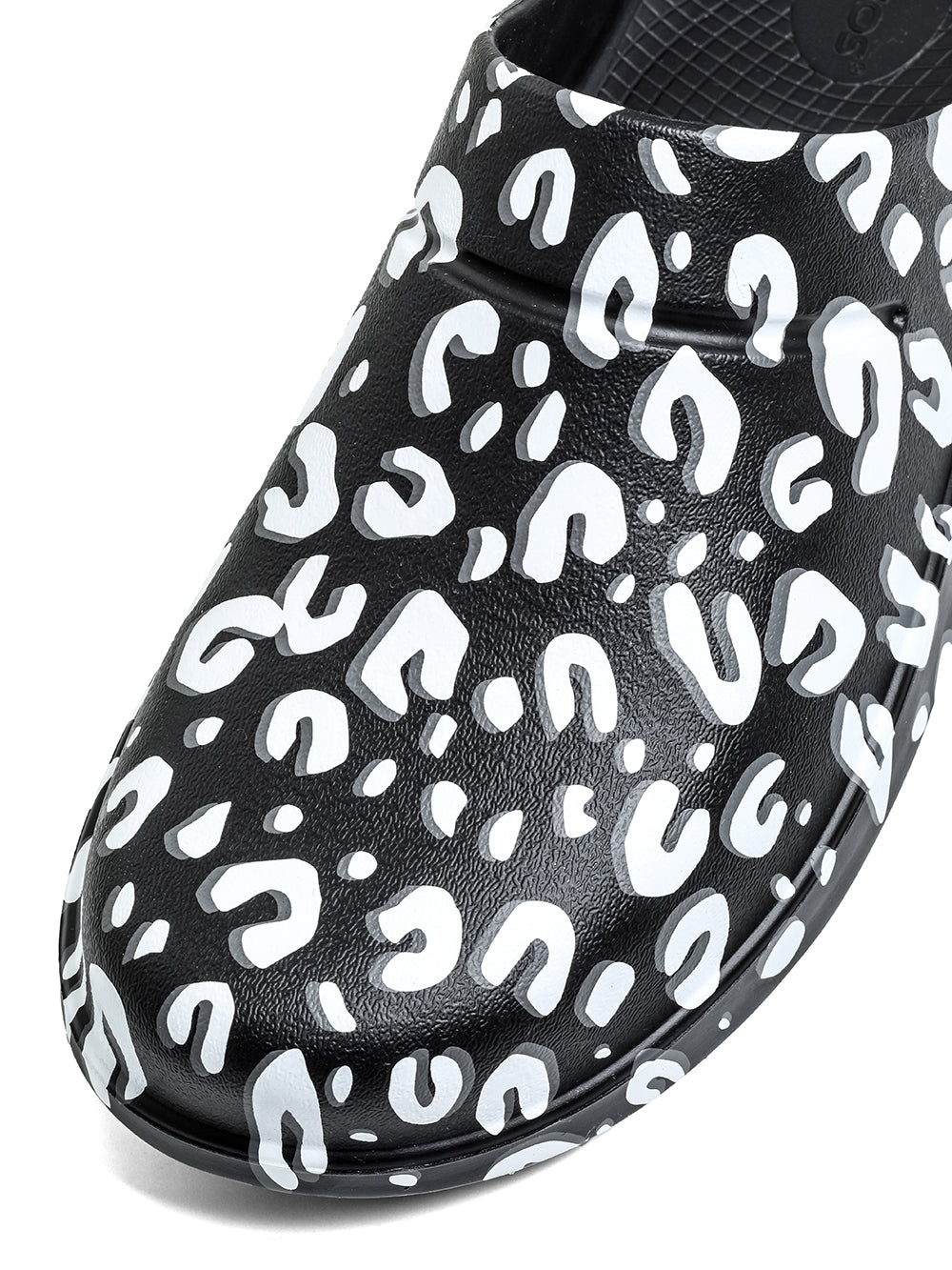 clog.(leopard)