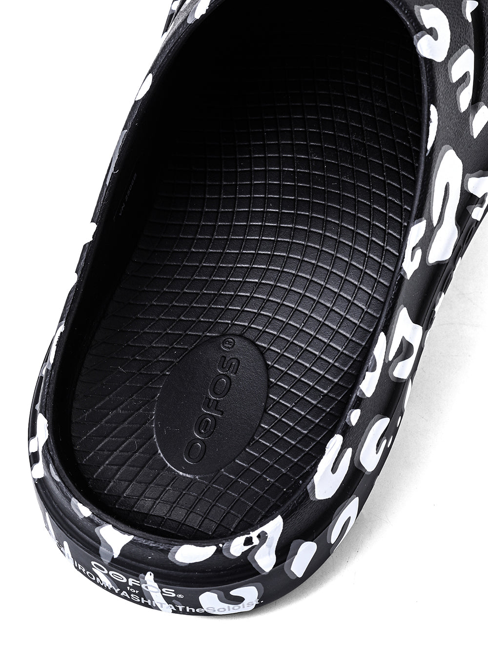 clog.(leopard)