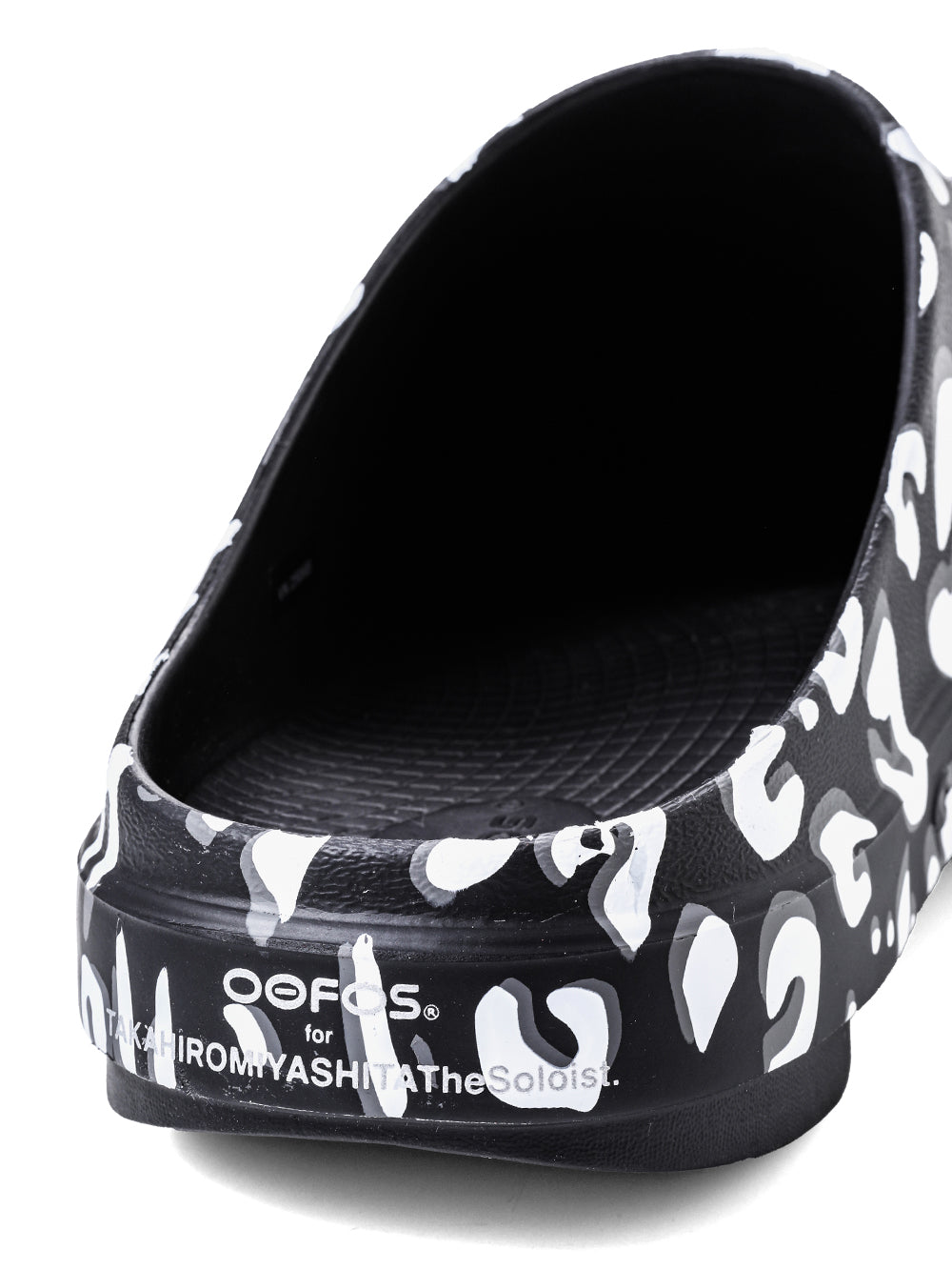 clog.(leopard)