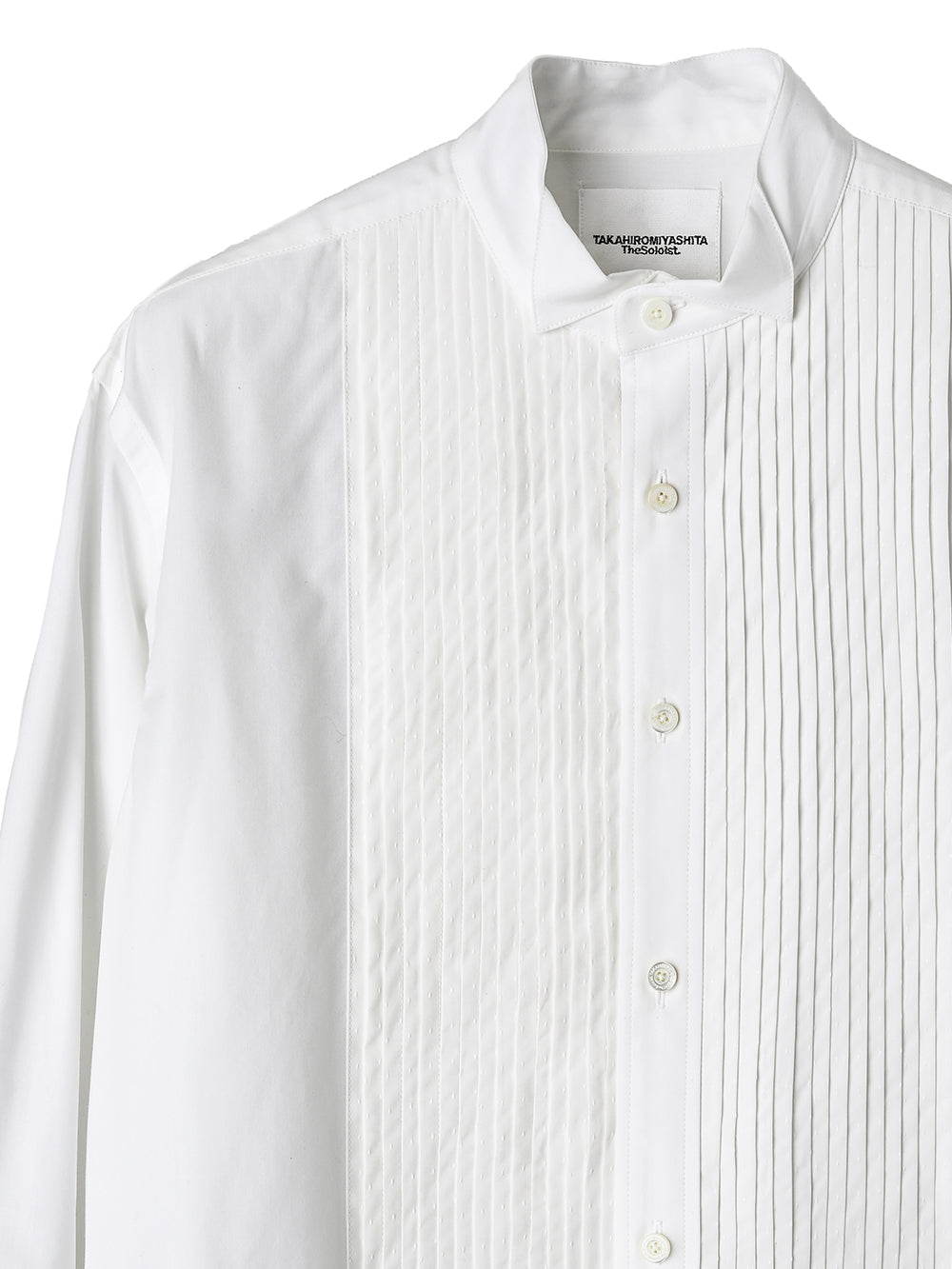 wing collar pin tuck shirt.