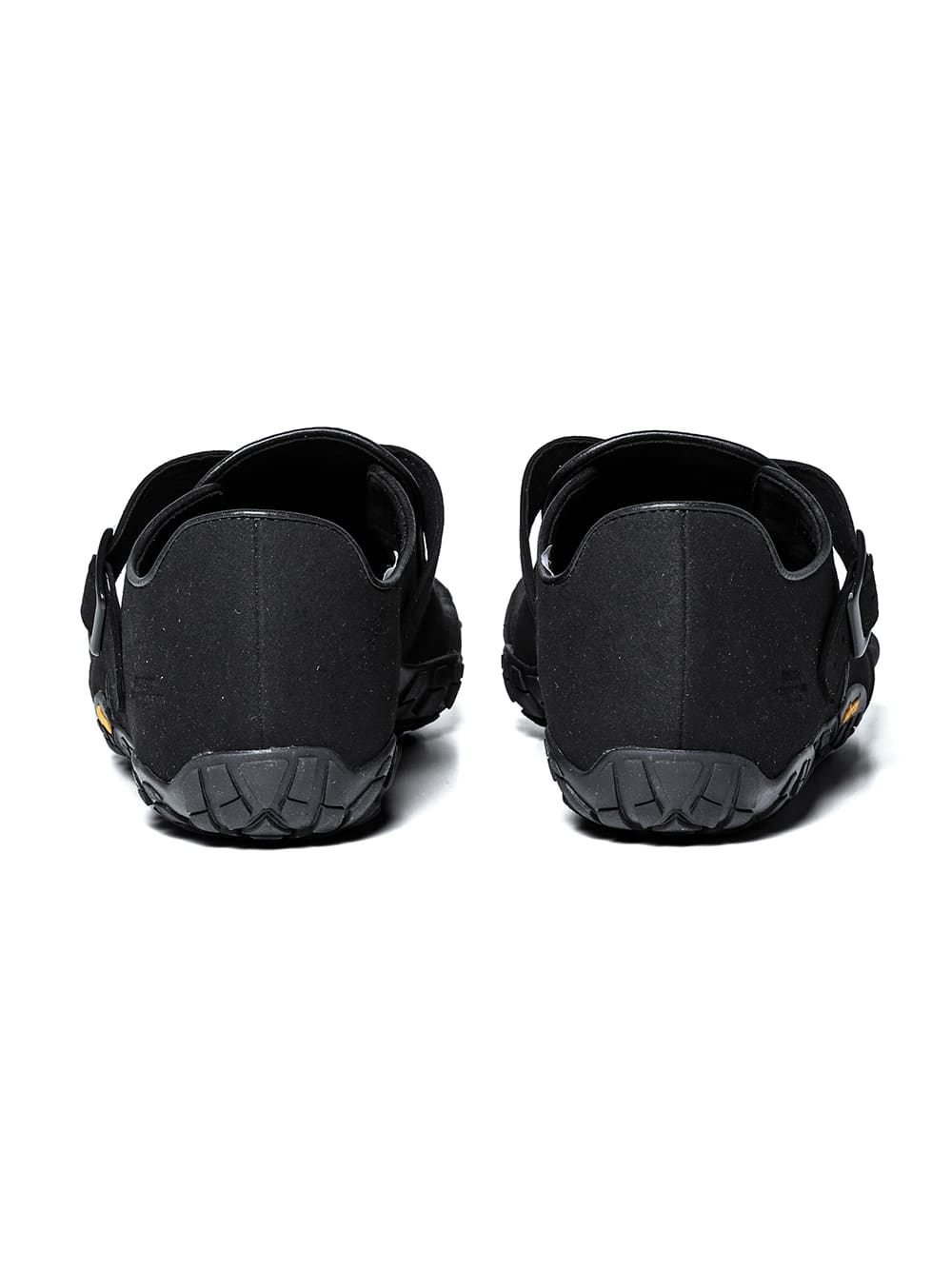sf.0005AW23-black VFF Suicoke soloist one strap THE TWO OF US 2023 