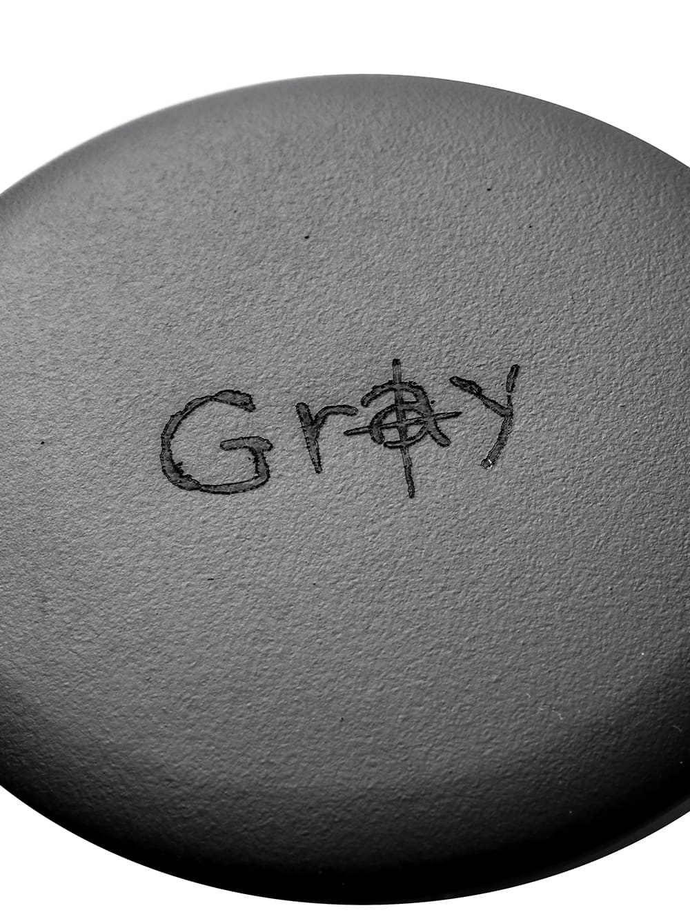 "gray" プレーンメタルバッジ(ミディアム)