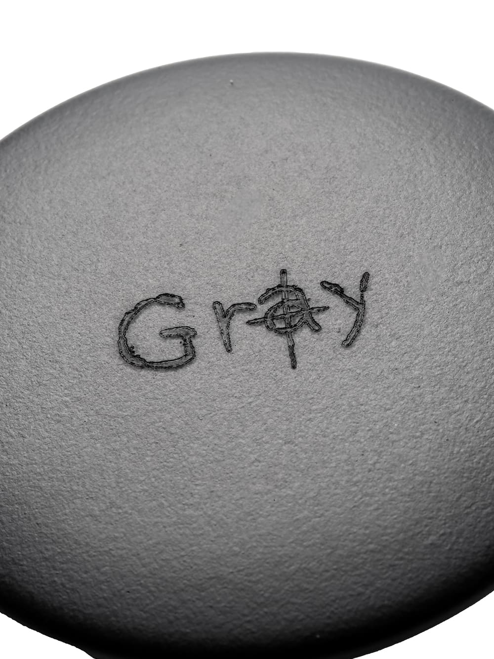"gray" プレーンメタルバッジ(スモール)