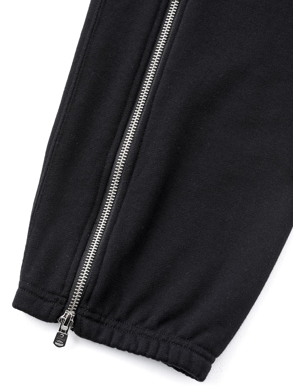 reverse jogger zipper pant.