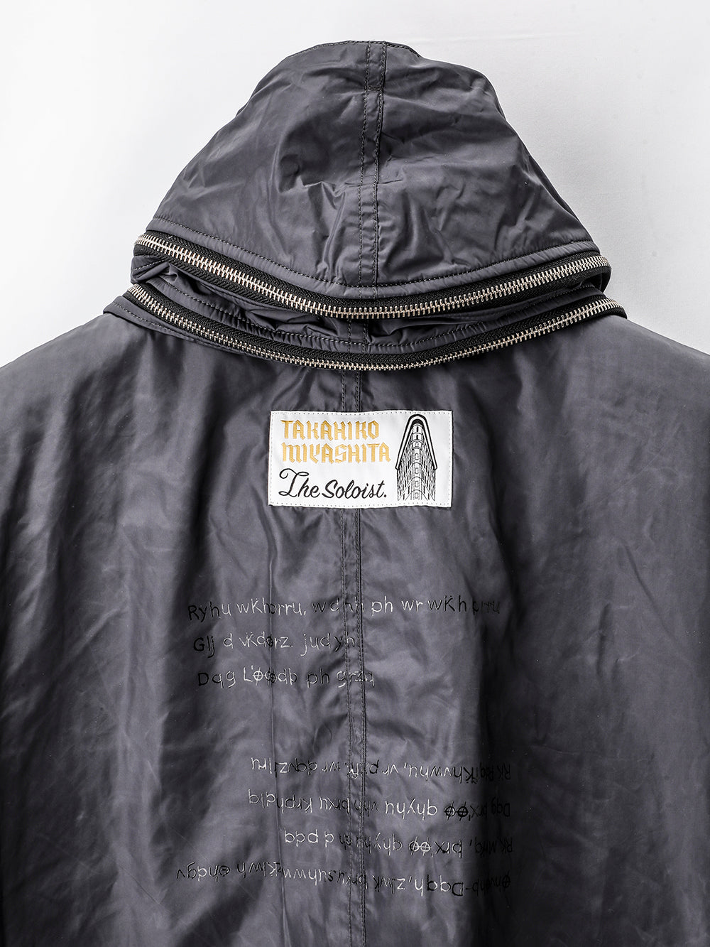 sj.0013aSS23_charcoal アコーディオンフードアノラックジャケット 